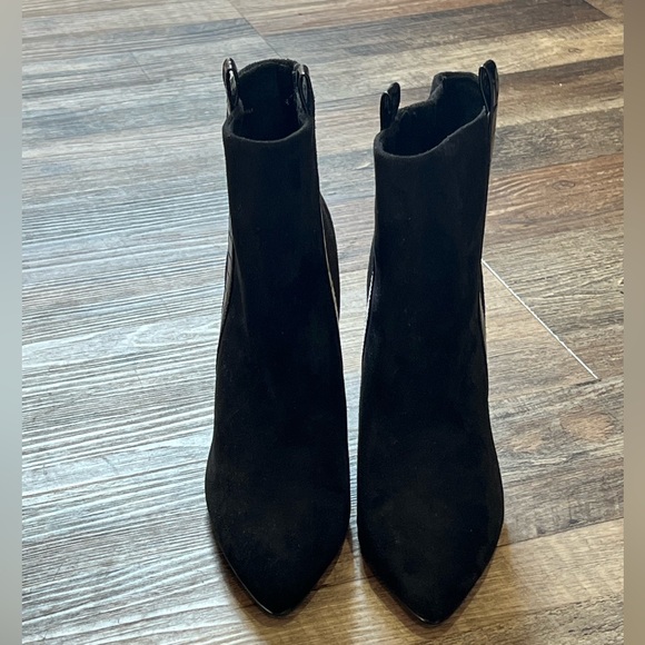 Sakes Fifth Avenue Black Crocodile Embossed-Trim Booties / Size: 7.5 - Picture 6 of 7